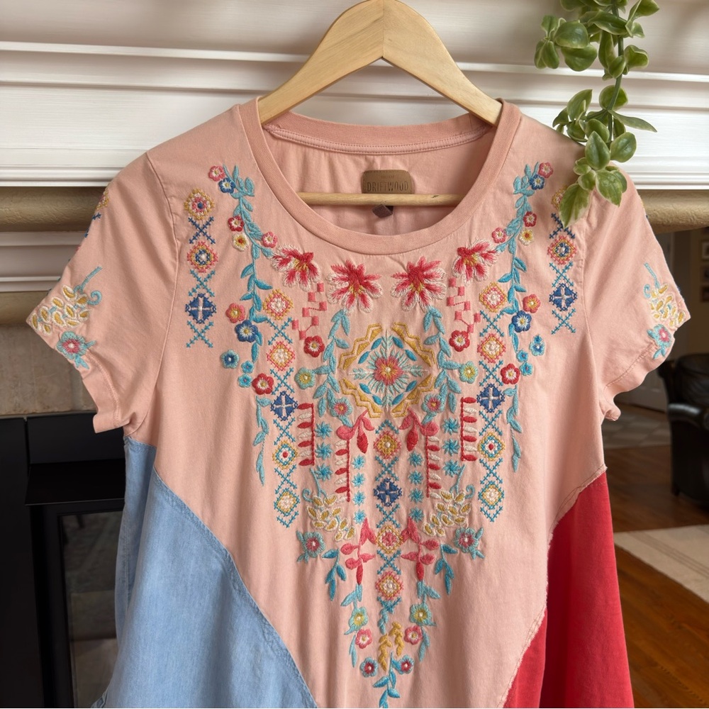 Driftwood Classic Tee Embroidered Color Block Boho Large - Picture 2 of 4